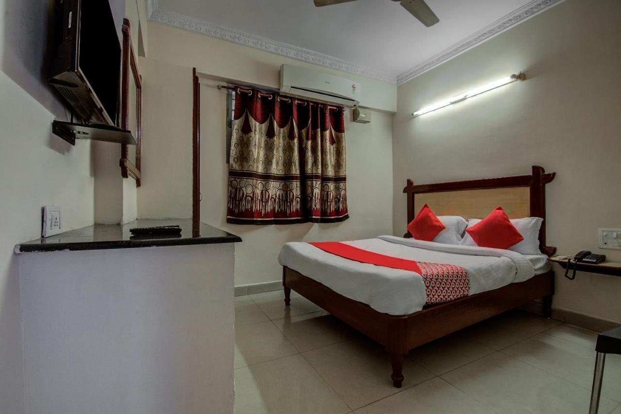 Oyo Hotel Lakshmi Paradise Visakhapatnam Dış mekan fotoğraf